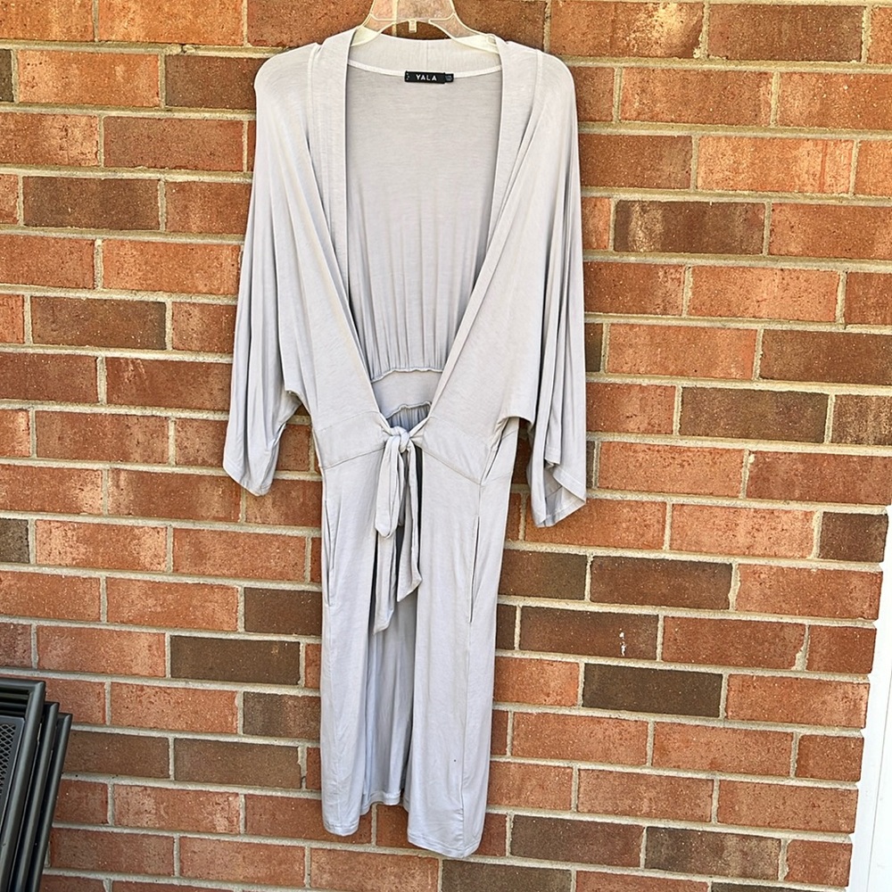 YALA gray robe L/XL.